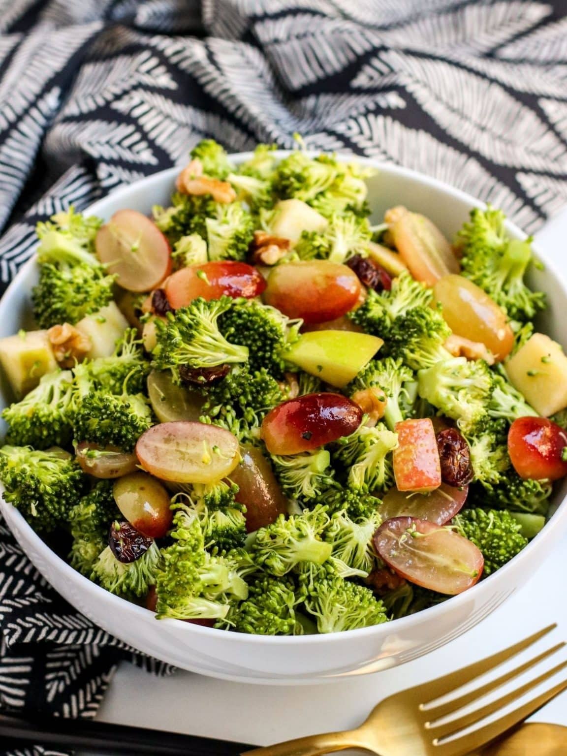 Vegan Broccoli Grape Salad without Mayo - Veggies Save The Day