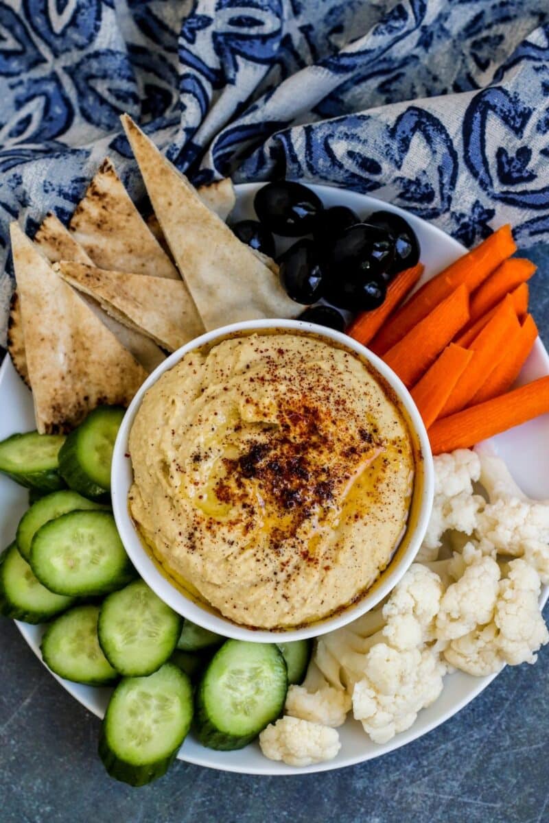 Hummus With Sesame Seeds Veggies Save The Day