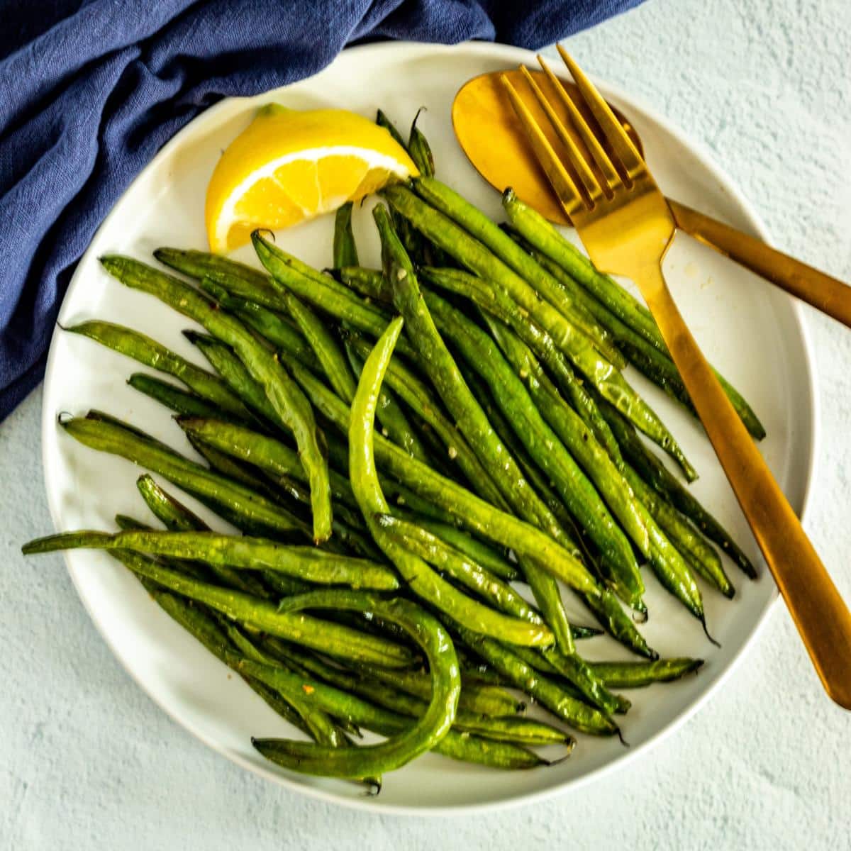 https://www.veggiessavetheday.com/wp-content/uploads/2023/01/Air-Fryer-Green-Beans-FI-1200.jpg